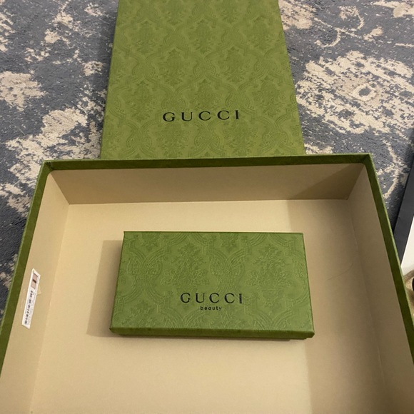 Official Gucci shopping bag, Gucci box , Gucci perfume box , Gucci ribbon - Picture 4 of 5